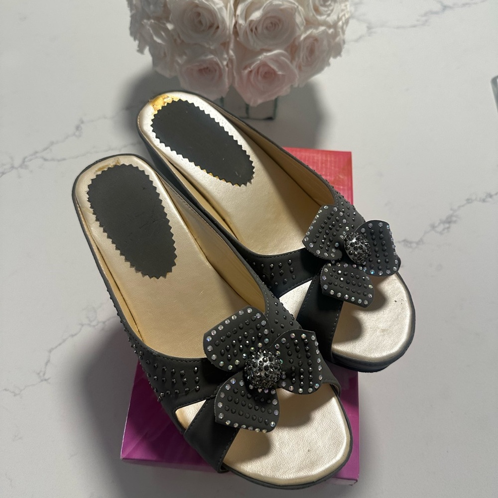 Summer Rio Gray and Silver Sandals with Embellished Bow